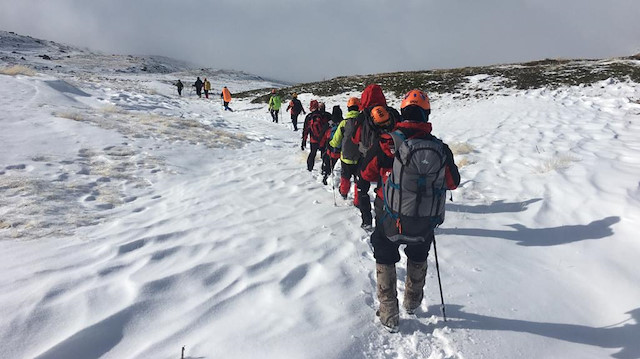 Uludağ'da 1 Aralık Pazar gecesi  kaybolan 2 dağcıyı arama çalışmaları devam ediyor.
