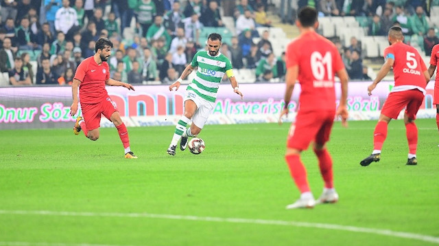 38 yaşındaki Selçuk Şahin, bu sezon 1. Lig'de 8 maça çıktı. 