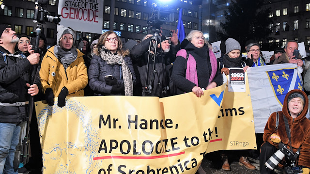  تظاهرة منددة في ستوكهولم بمنح "هاندكه" جائزة نوبل للآداب