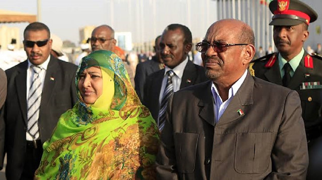 السودان.. النيابة تلقي القبض على زوجة البشير وتخضعها للتحقيق