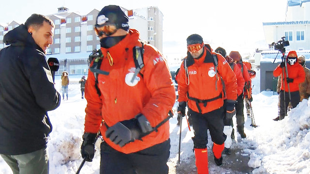 Uludağ’da kaybolan dağcıları aramak için 40 kişilik özel ekip oluşturuldu.