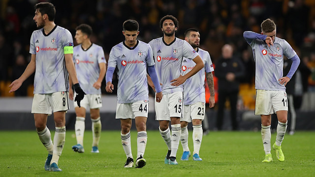 Beşiktaşlı oyuncular maç sonunda büyük üzüntü yaşadı.