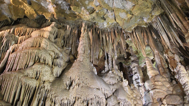 Gümüşhane'de bulunan  Karaca Mağarası