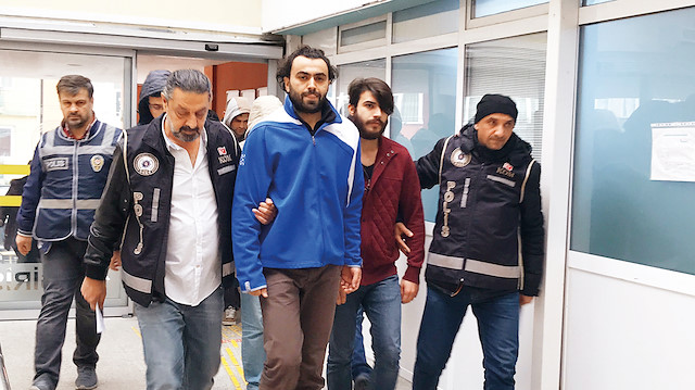 Ankara’daki 3 operasyonda gözaltı sayısı 125’e yükseldi. Kocaeli’nde ise gözaltına alınanlar sorgulanmak üzere emniyete getirildi.