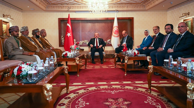 رئيس البرلمان التركي يلتقي نائب نظيره العماني بأنطاليا