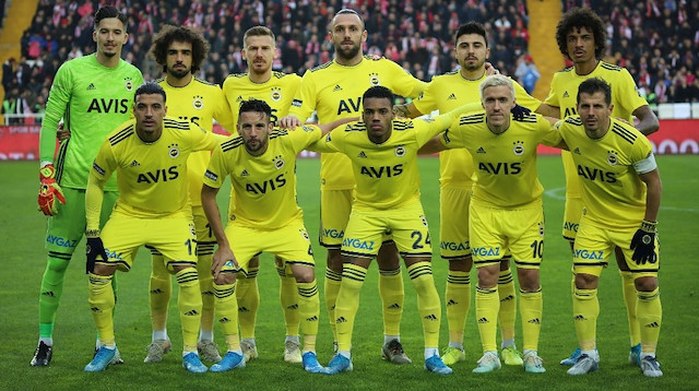 Fenerbahçe'de Rodrigues ve Ozan Tufan gördükleri kırmızı kartlarla cezalı duruma düştü.