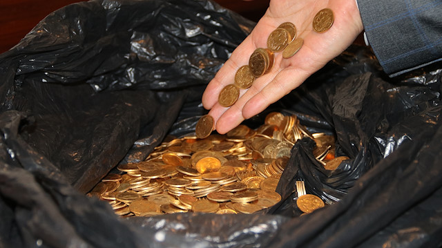 Otelde sır olay: Asgari ücretle çalışan işçiler yüzlerce altın para buldu