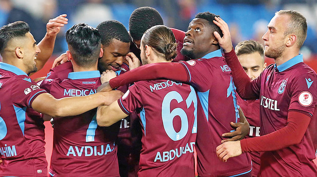 Trabzonsporlu oyuncuların gol sevinci