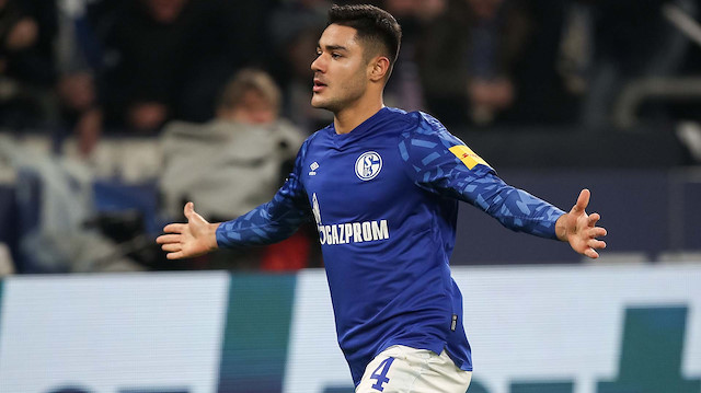 19 yaşındaki Ozan Kabak, Schalke 04'te çıktığı 12 lig maçında 3 gol atarken 1 de asist kaydetti.