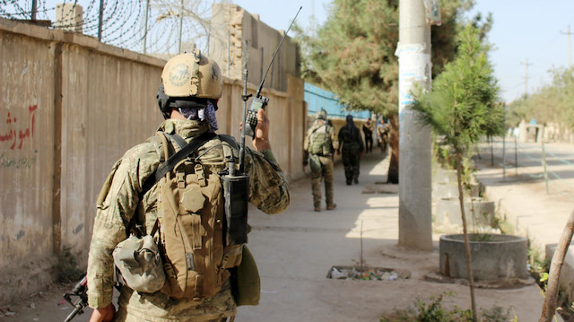 Taliban'dan yapılan açıklamada ise saldırıda 20 askerin öldürüldüğü iddia edildi.