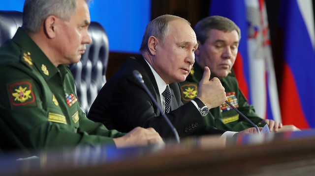 Vladimir Putin (Ortada)