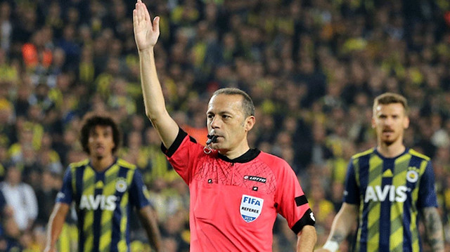 Cüneyt Çakır, Fenerbahçe-Beşiktaş derbisini yönetmişti.
