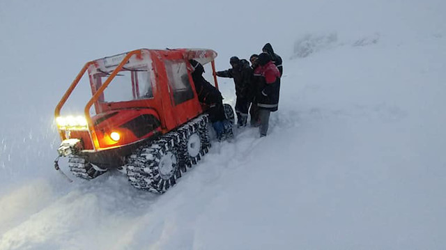 Kar nedeniyle mahsur kalan 4 kişiyi AFAD kurtardı