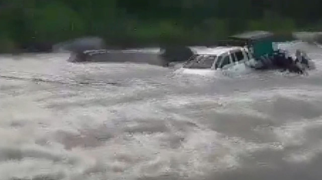 Fiji'yi kasırga vurdu