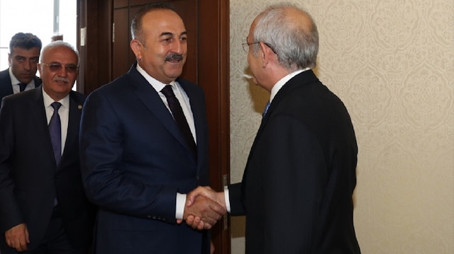 Dışişleri Bakanı Mevlüt Çavuşoğlu ve CHP Genel Başkanı Kemal Kılıçdaroğlu.