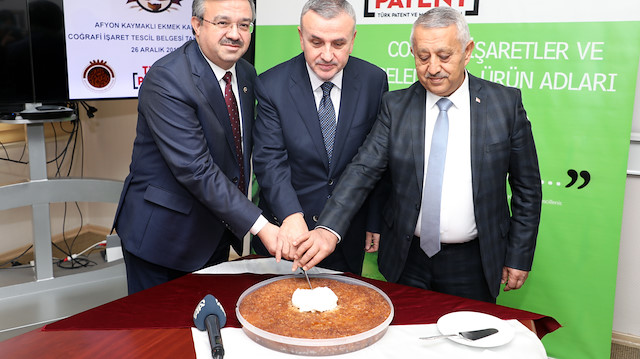 Afyonkarahisar Belediyesi'nin girişimleriyle kısa süre önce coğrafi işaret tescili alınan kaymaklı ekmek kadayıfının tescil belge töreni, Türk Patent ve Marka Kurumu'nda gerçekleştirildi. 