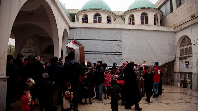 İdlib'deki cami, bombardımandan kaçan sivillerin evi oldu.