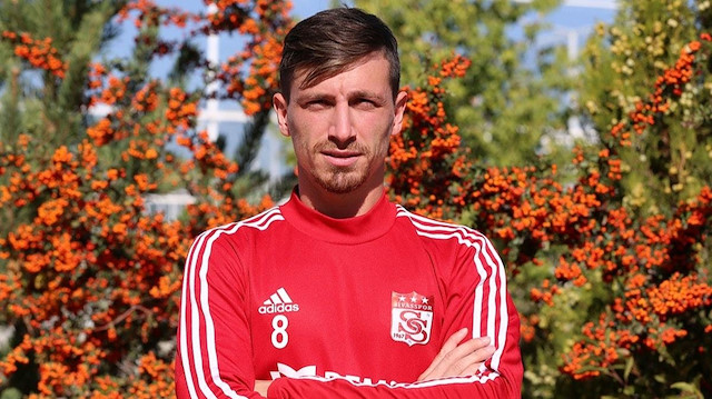 Mert Hakan Yandaş bu sezon ligde 4 gol 3 asist ile oynadı.