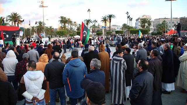 Libyans celebrate the decision of the Turkish government to send troops to Libya

