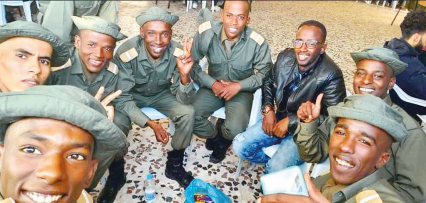 Terörist Hafter safındaki BAE uçağının katlettiği öğrencilerden geriye bu fotoğraflar kaldı. Libya Kara Harp Okulu öğrencileri yurt avlusunda toplandıkları sırada saldırıya uğradı.