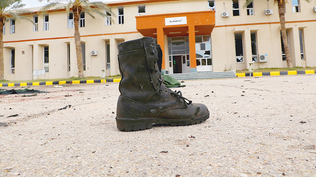 Trablus güneyindeki Kara Harp Okulu öğrencilerinin kaldığı yurt, Hafter yanlısı BAE uçağı tarafından bombalandı
