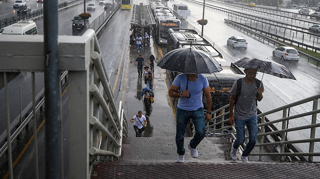 Meteorolojiden İstanbul için yağış uyarısı yapıldı. 