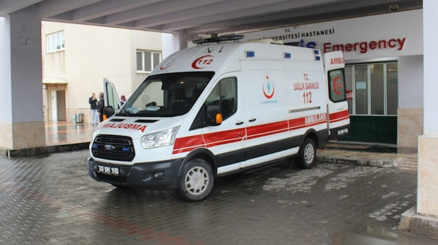 Çağrılan ambulanslarla, 34 öğrenci kentteki hastanelere kaldırıldı.
