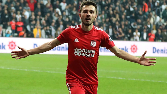 Emre Kılınç bu sezon 14 maçta 6 gol 4 asist ile oynadı.