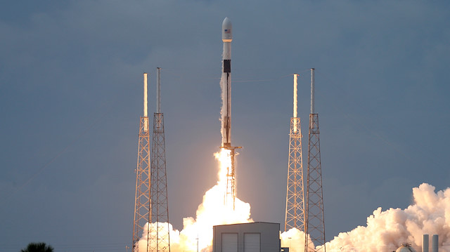 A SpaceX Falcon 9 rocket