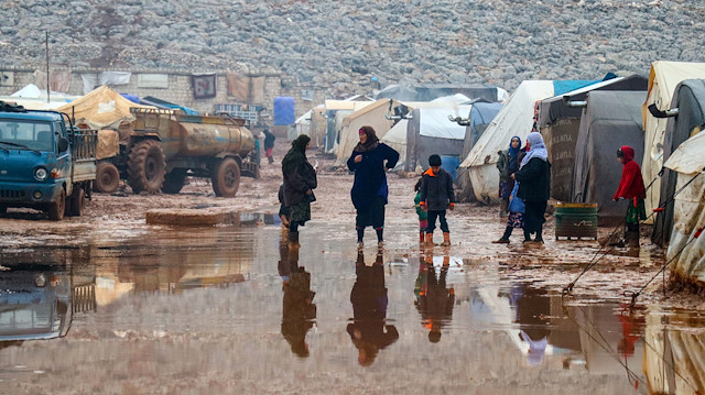 File photo: Syrian civilians' struggle against cold and mud in Idlib

