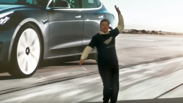 Elon Musk performs bizarre dance moves at Tesla event in China 