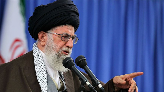 İran dini lideri Hamaney.