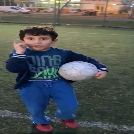 Futbol tutkunu çocuğun çevre duyarlılığı ilgi çekti
