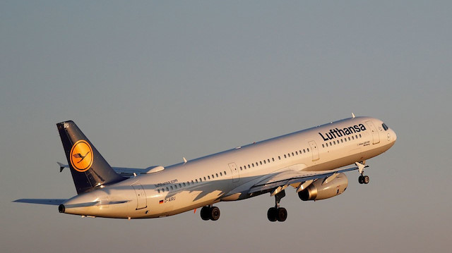 Alman hava yolu firması Lufthansa.