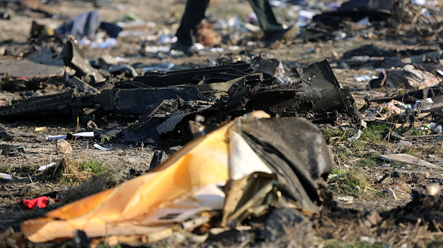 İran'daki uçak kazasından mürettebat dahil olmak üzere 176 kişi hayatını kaybetti.