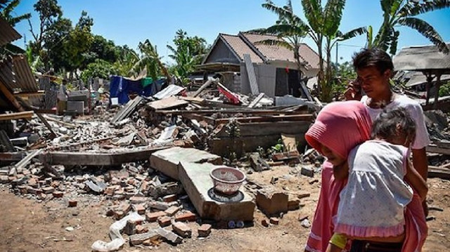 Endonezya'da son 10 yıldaki doğal afetler 12 binden fazla can aldı.