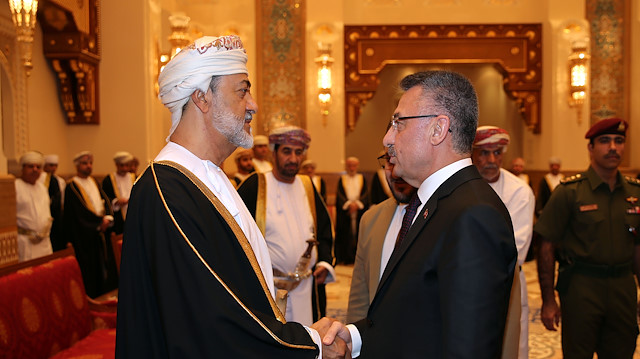 نائب الرئيس التركي في مسقط للتعزية بوفاة السلطان قابوس