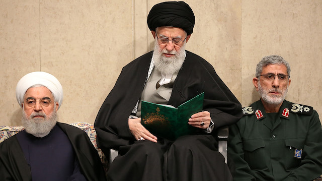  İran'ın dini lideri Ayetullah Ali Hamaney Süleymani'yi anma merasiminde. 