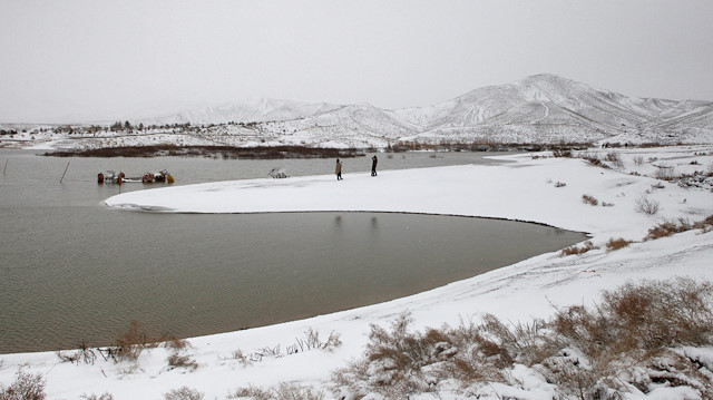 Karla kaplı Hanna Gölü.