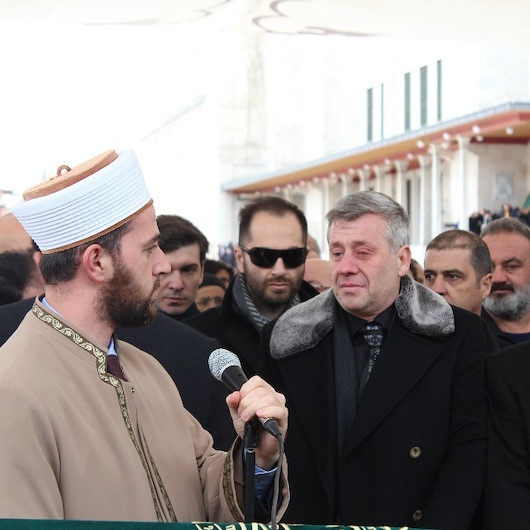 Metin Şentürk’ün babası son yolculuğuna uğurlandı