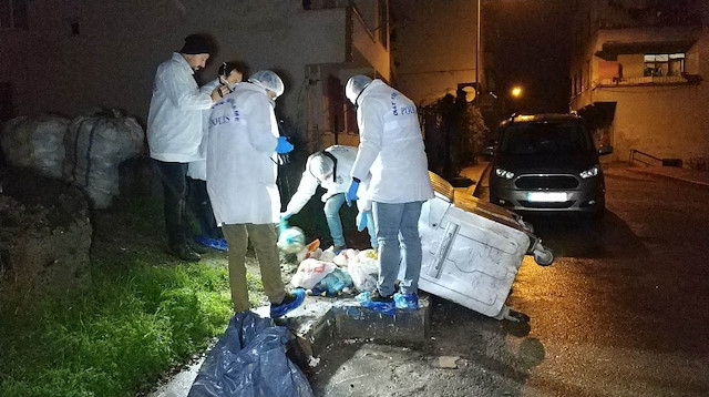 Samsun'da çöp konteynerinde bulunan cesedin kayıp parçaları da çöpte bulundu.