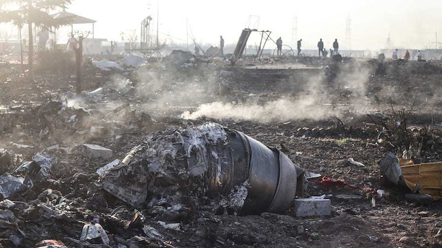 İran'da 8 Ocak'ta ABD füzesi sanılarak 176 kişiyi taşıyan yolcu uçağı düşürüldü.