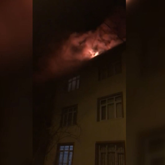 Pendikte korkutan yangın