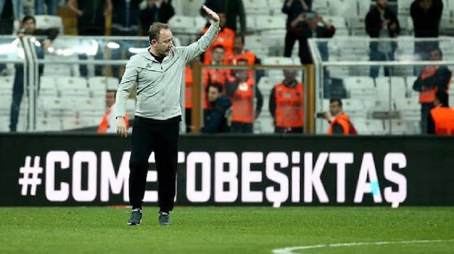 Sergen Yalçın, Yeni Malatyaspor'da 24 maçta 9 galibiyet, 8 beraberlik 7 mağlubiyet almıştı.