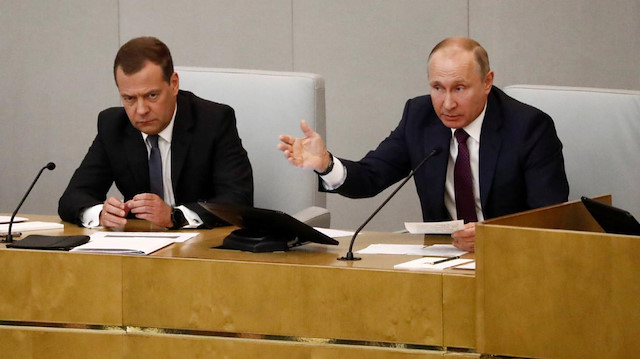Rusya Başbakanı Dimitri Medvedev ve Devlet Başkanı Vladimir Putin.