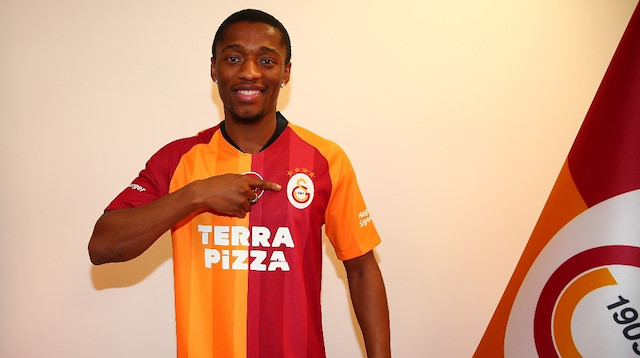 Yeni transfer Sekidika, Galatasaray formasıyla hazırlık maçına çıktı.