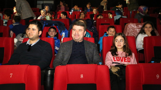 Aksaray Belediye Başkanı Evren Dinçer, 'Rafadan Tayfa Göbeklitepe' filmini izledi. 