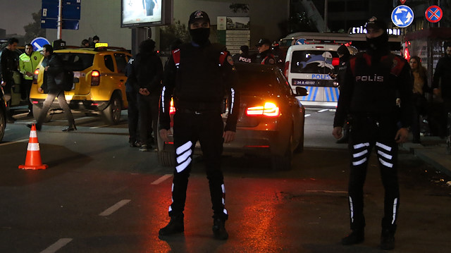 İstanbul'da "Yeditepe Huzur" asayiş uygulaması kapsamında denetimler gerçekleştiriliyor.