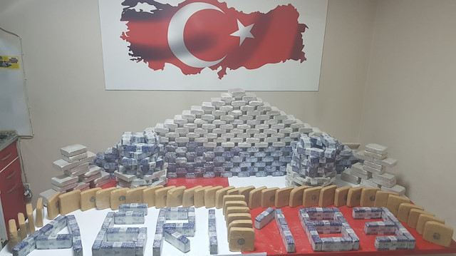تركيا تضبط شاحنة إيرانية تحمل 183 كيلوغراما هيروين