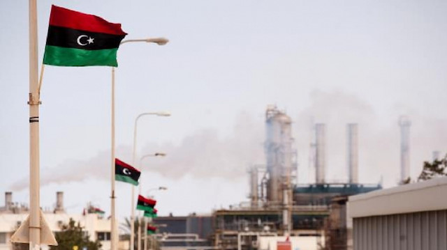"النفط الليبية" تحذر حفتر من إغلاق حقول وموانيء النفط